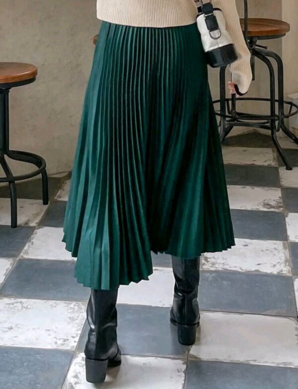 High Waist Pleated Skirt - Image 7