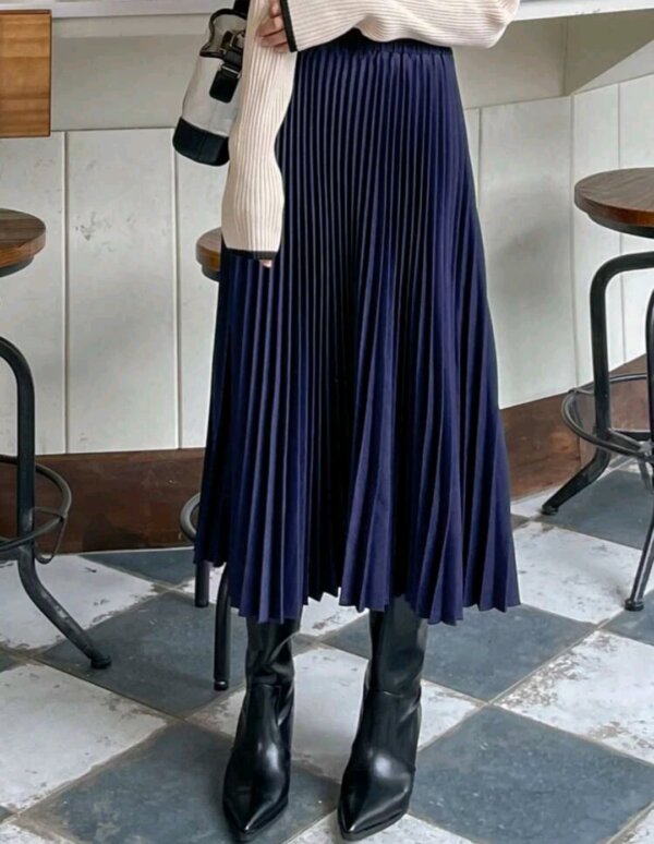High Waist Pleated Skirt - Image 11